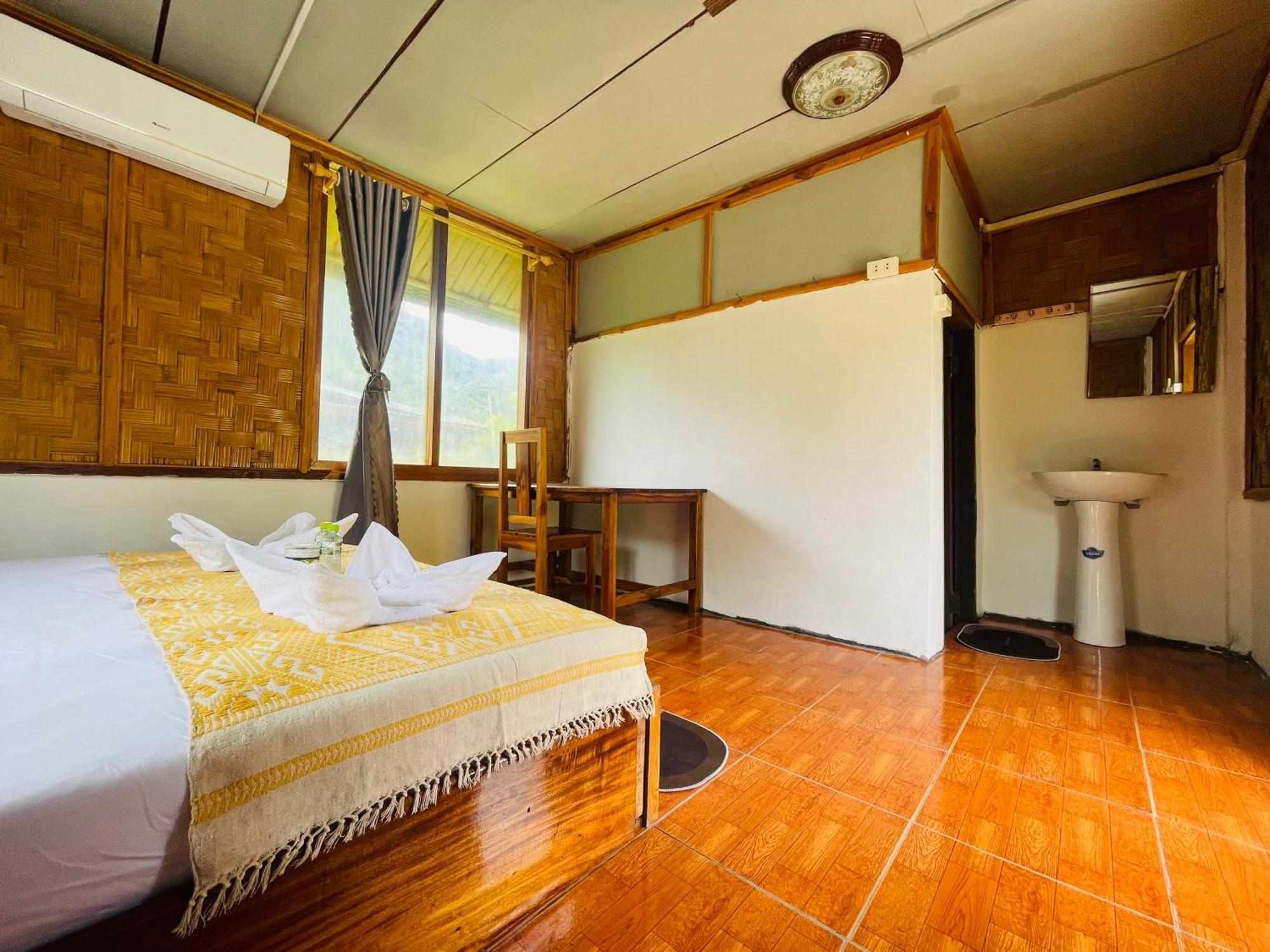 Nong Khiaw Ing Ing Mountain View Bed & Breakfast Bagian luar foto