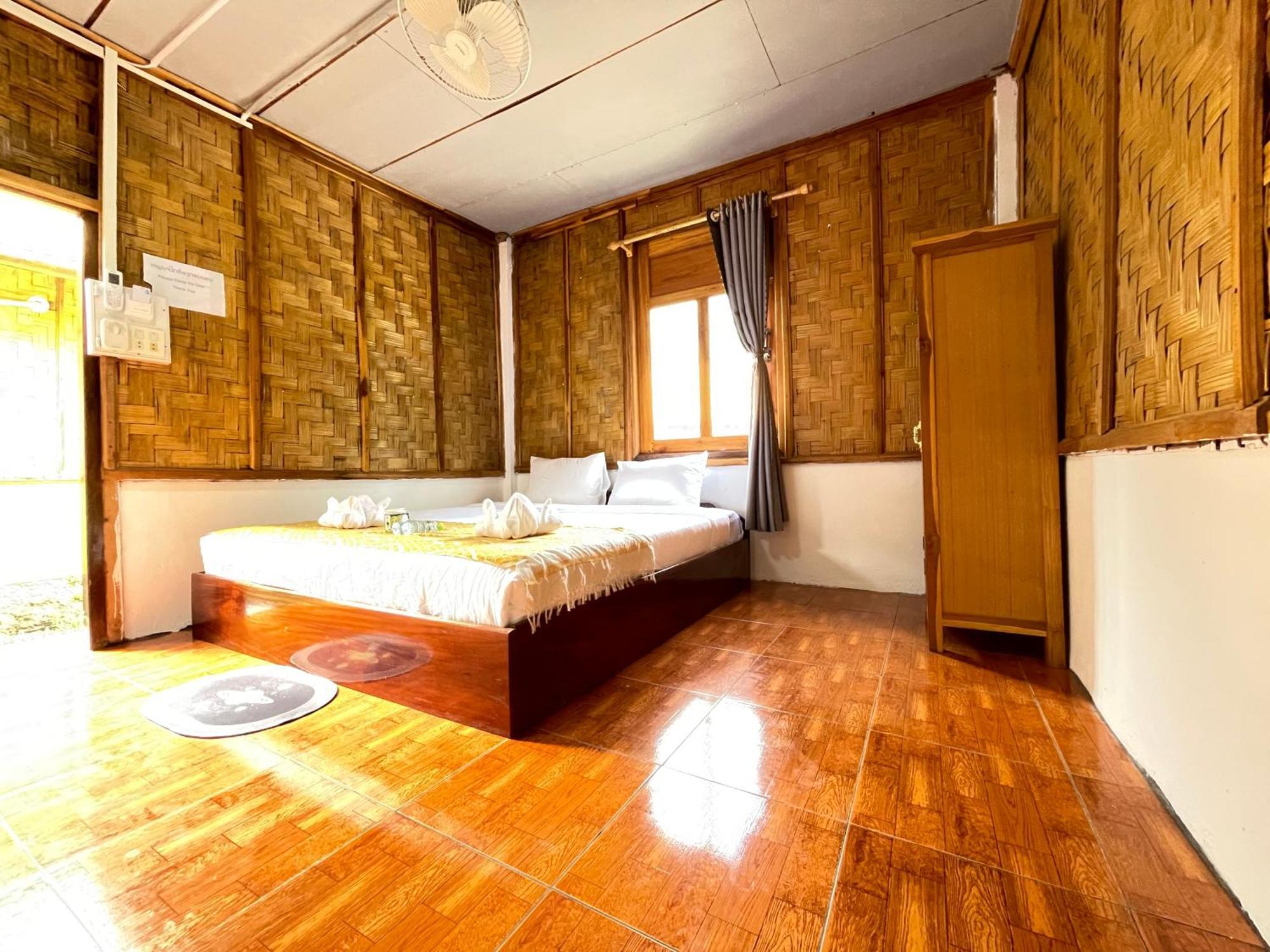 Nong Khiaw Ing Ing Mountain View Bed & Breakfast Bagian luar foto